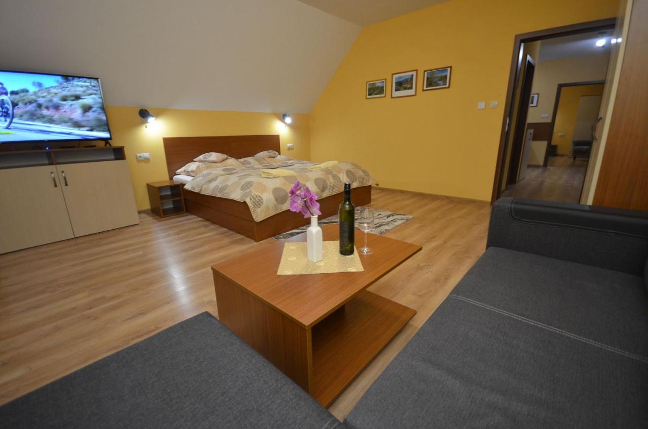 Apartmány Best I. Bešeňová Exterior foto